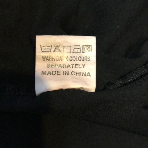 NWOT Ouges black fitted/flare dress with scalloped Neck - Picture 5 of 5